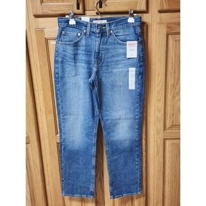 Levi's Signature Athletic Blue Jeans.  Size 31x30. NWT